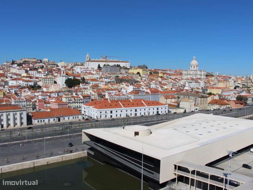 Apartamento T2 Renovado em São Vicente-13