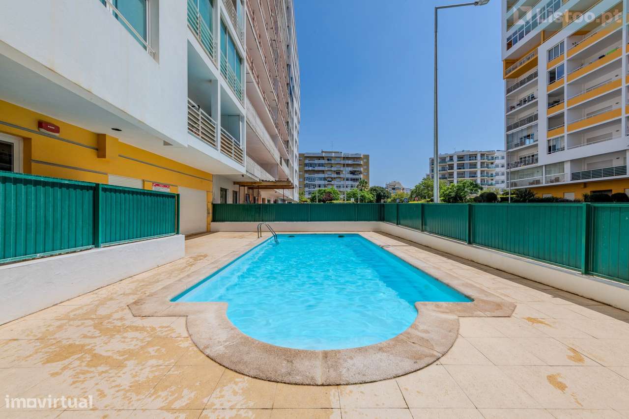 Apartamento T2 com Piscina, Varanda em Portimão-1