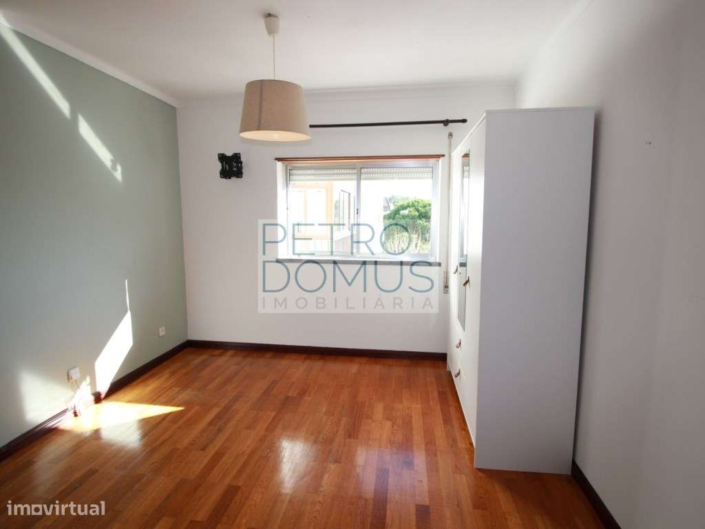APARTAMENTO T3 | GARAGEM | VISTA CIDADE-28
