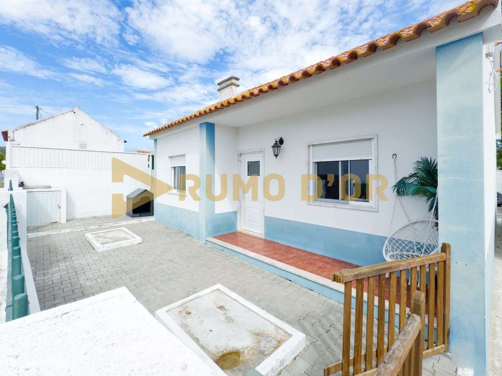 Moradia T2 Térrea em Carambancha, Carregado com 155 m² de Logradouro-27