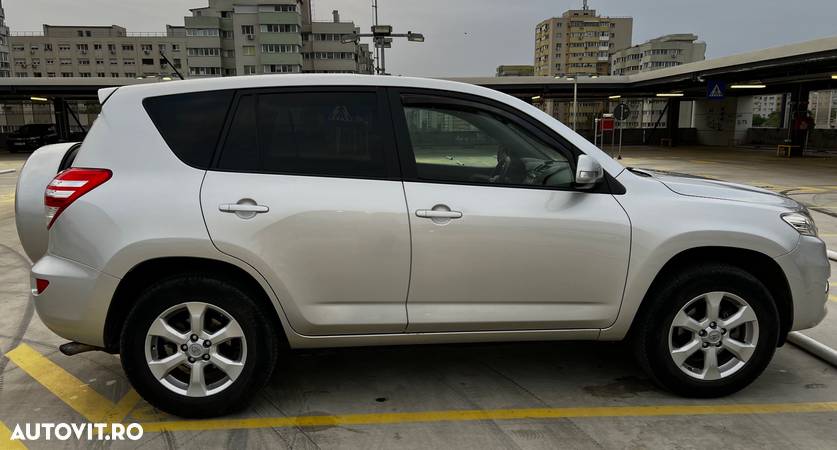 Toyota RAV4 2.2 D-4D AWD Comfort - 7