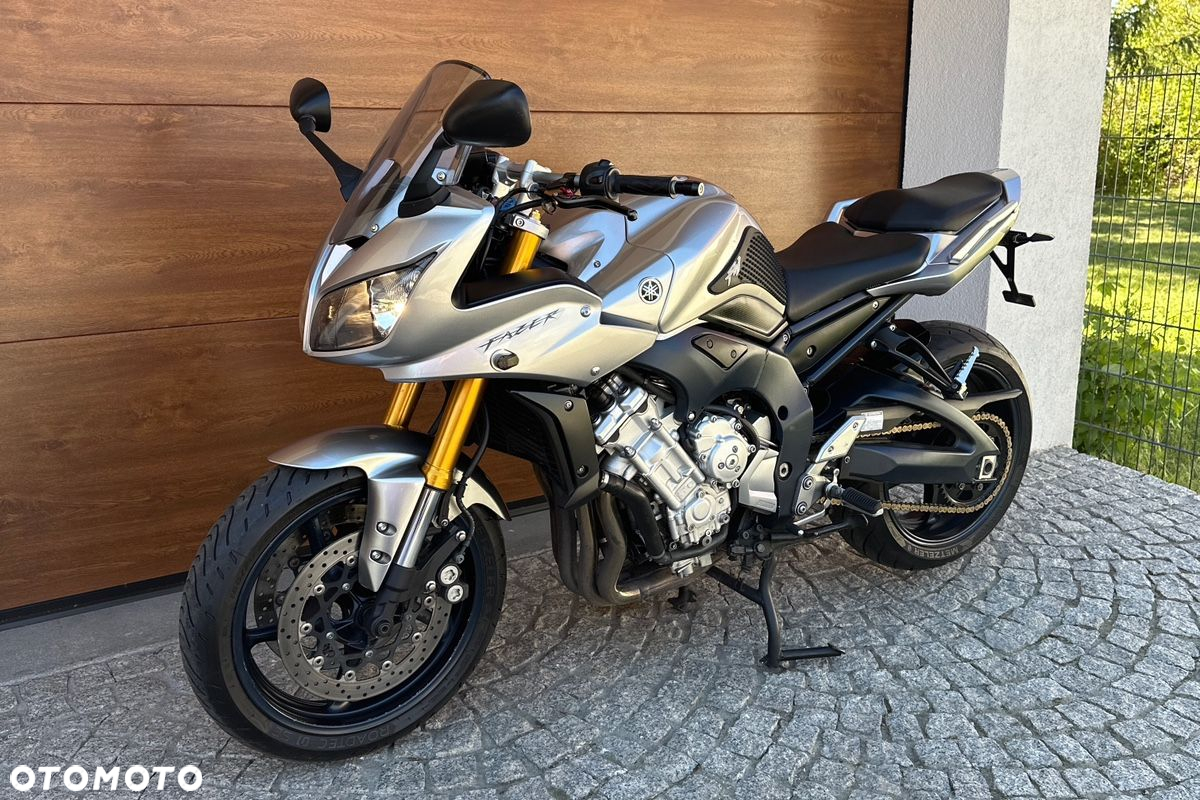 Yamaha FZ - 8