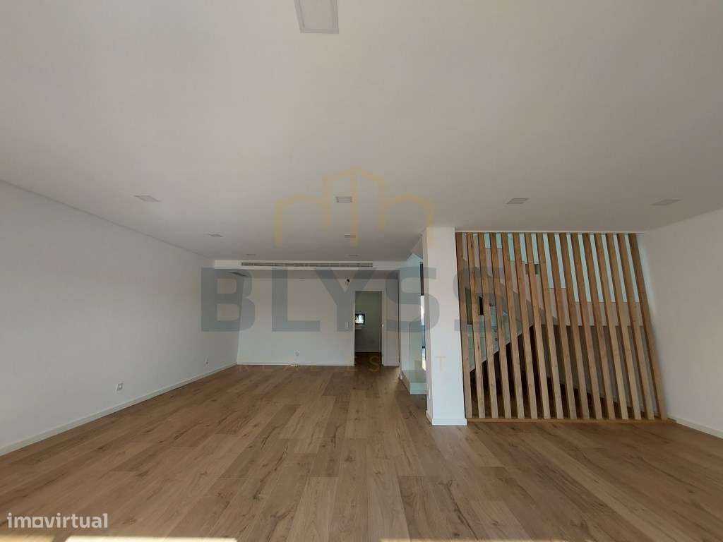 Moradias T4, em Condomínio Privado com Piscina.-12