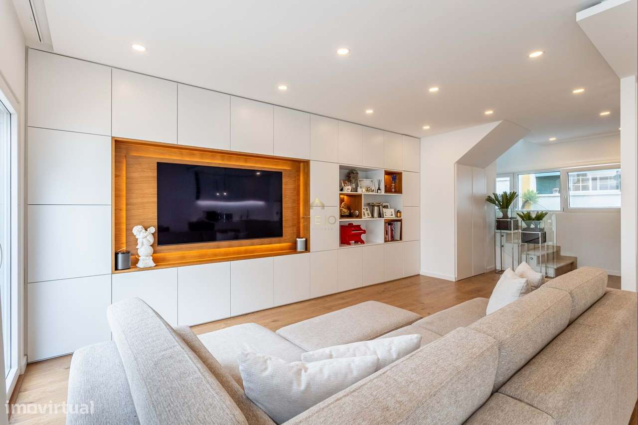 Moradia T2 Moderna com Pátio, Varanda e Chão Radiante – Bairro da Petr-5
