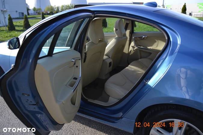 Volvo S60 2.5 T5 - 15