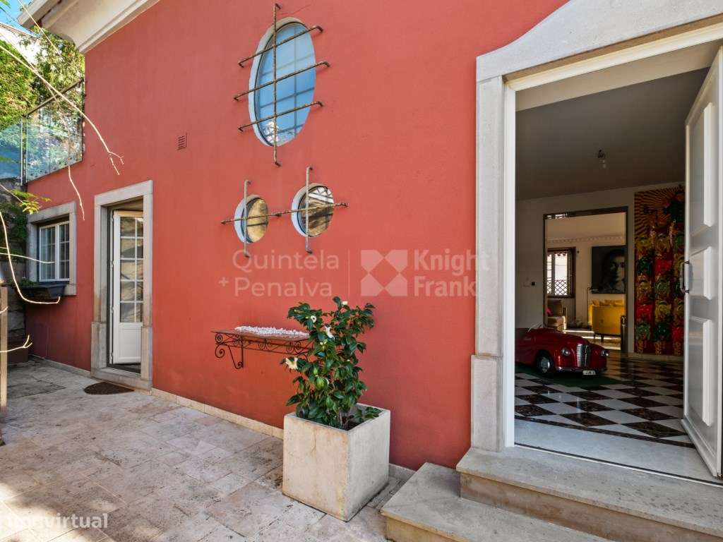 Moradia T5 com jardim e terraço com vista mar no Estoril - Grande imagem: 2/50