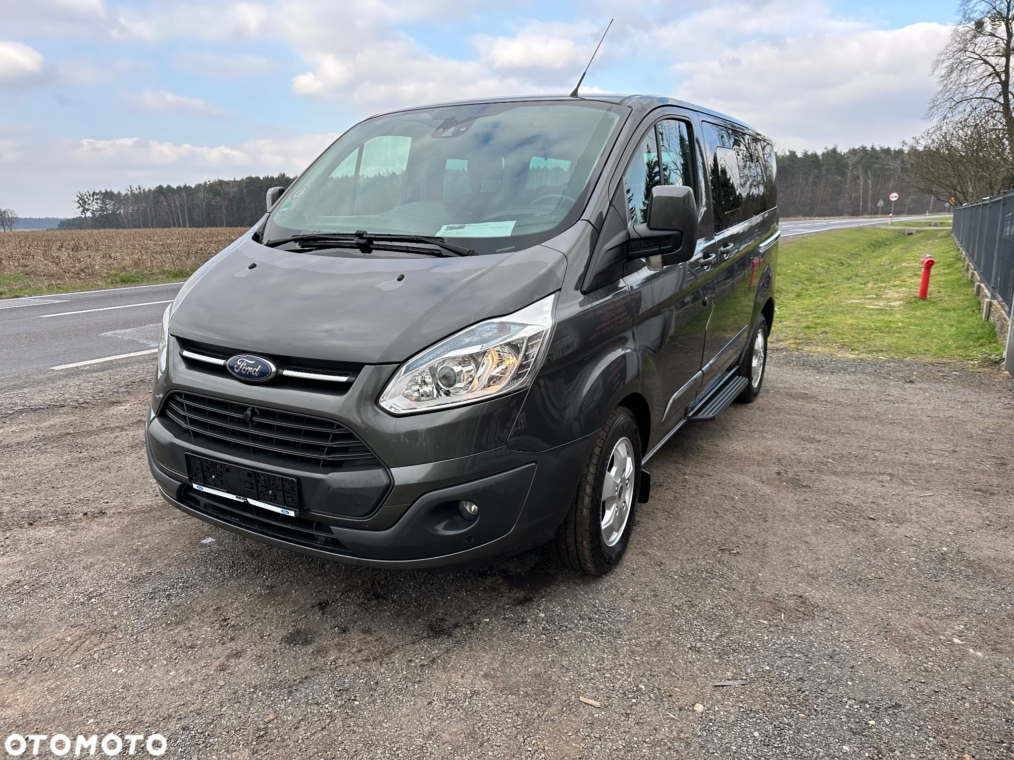 Ford Tourneo Custom - 2