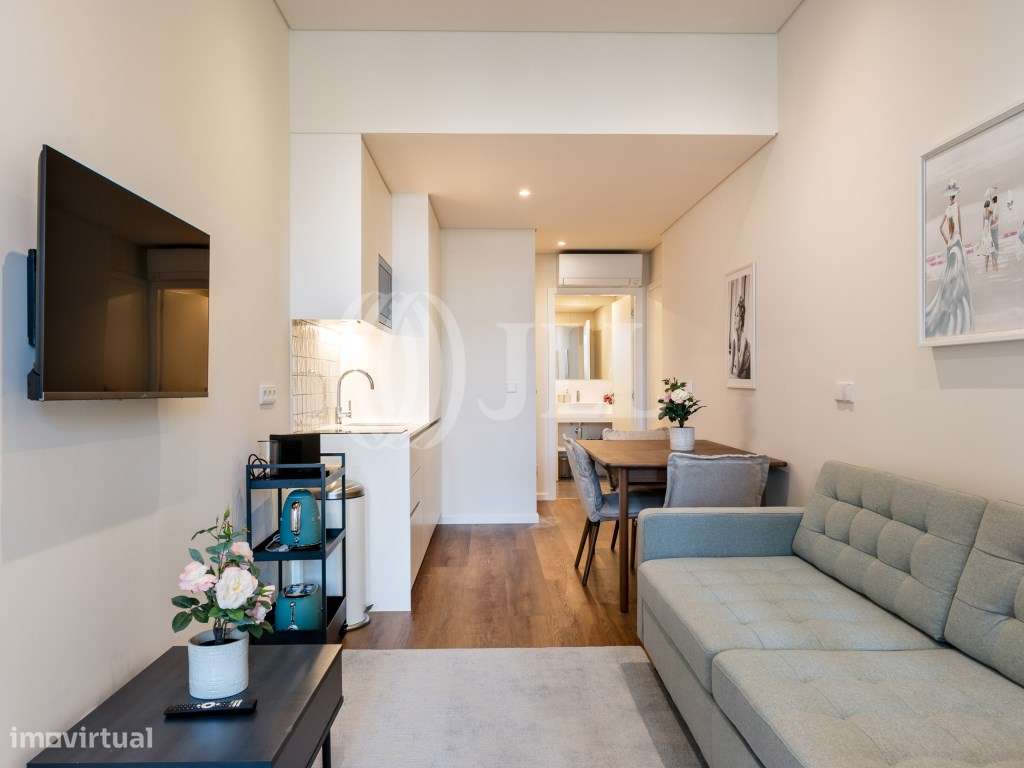 Apartamento T2, com varanda, na Baixa do Porto - Grande imagem: 2/70