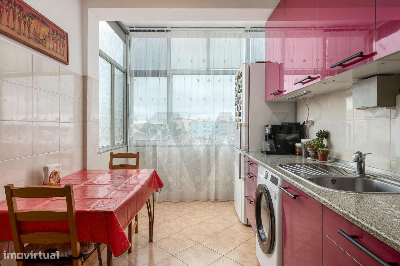 Apartamento T2 no Casal do Marco – Conforto, Luminosidade e Excelente-5