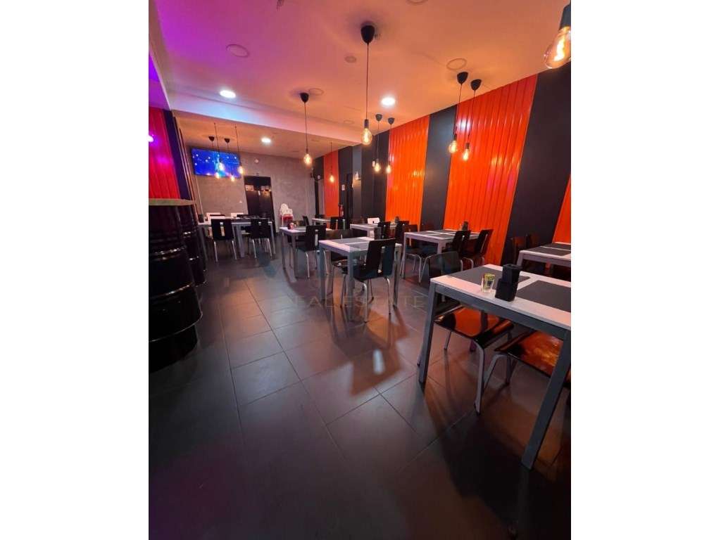 Trespasse de Hamburgaria - Negócio em Pleno Funcionamento - Grande imagem: 5/8