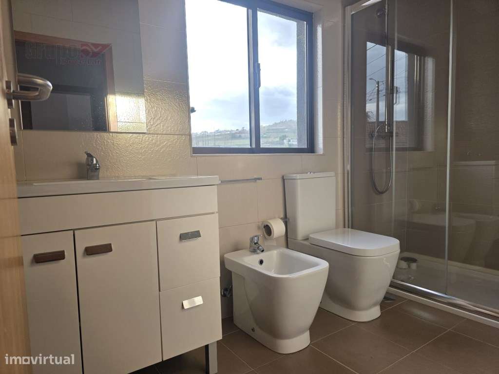 Moradia T3 com Armazém de 300m² - O Equilíbrio Perfeito entre Habit...-14