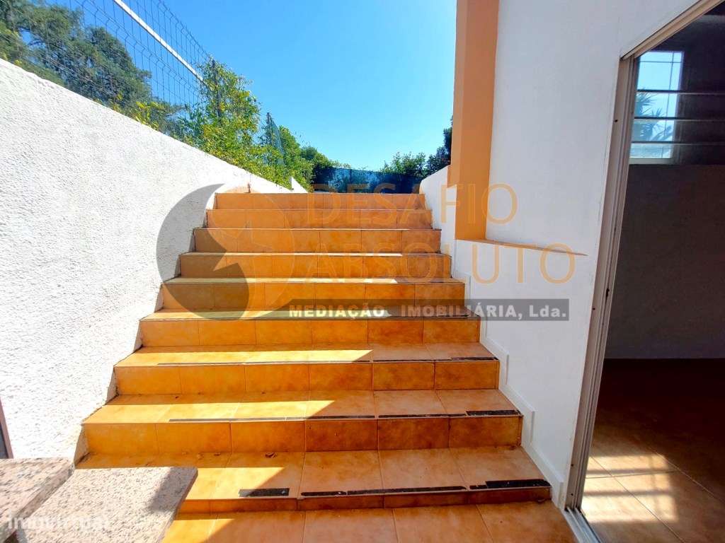Moradia em Banda T4 c/ Piscina e Garagem. Quinta da Serralheira - S...-25