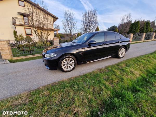 BMW Seria 5 520d xDrive - 14