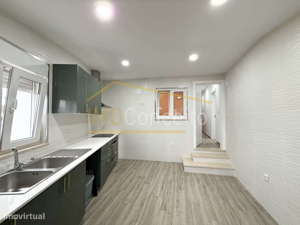 Moradia T2 | Terreno e Totalmente Renovada - Torres Novas - Grande imagem: 2/20