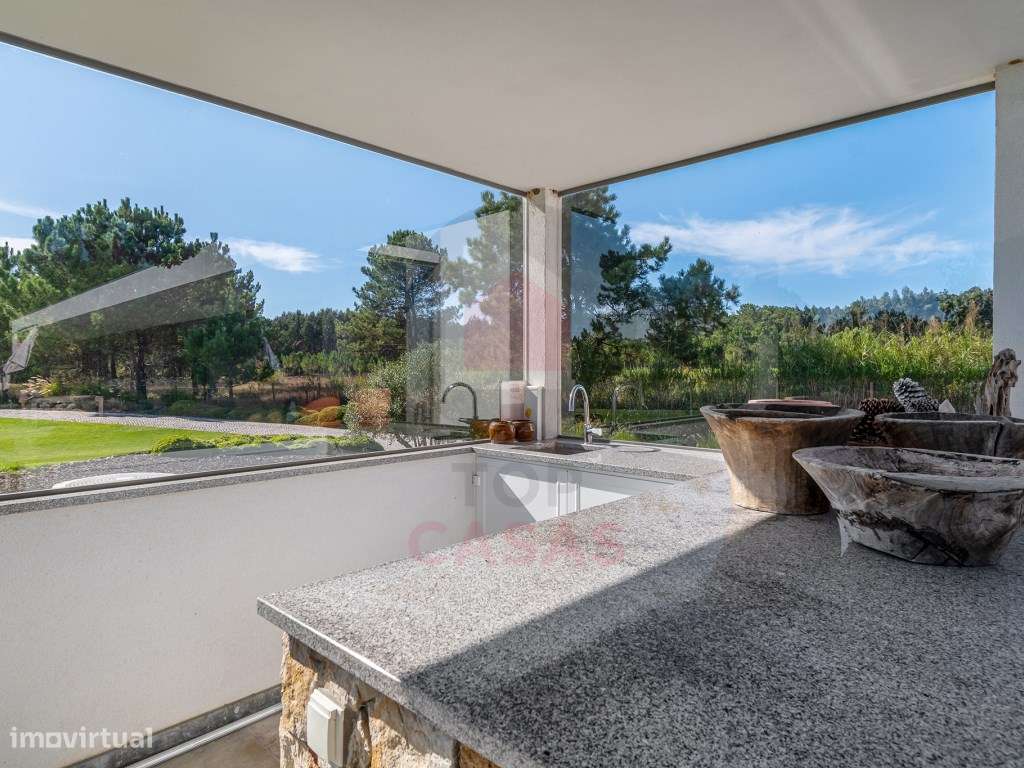 Propriedade contemporânea que combina privacidade, arquitetura e na...-9