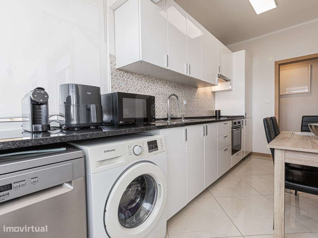 Apartamento T2 - Torre da Marinha-9