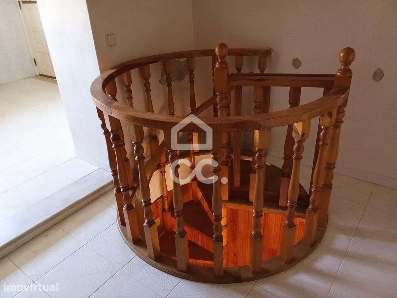 Moradia T5 em Vermelha – Cadaval, com Garagem, Adega e Terreno.-13