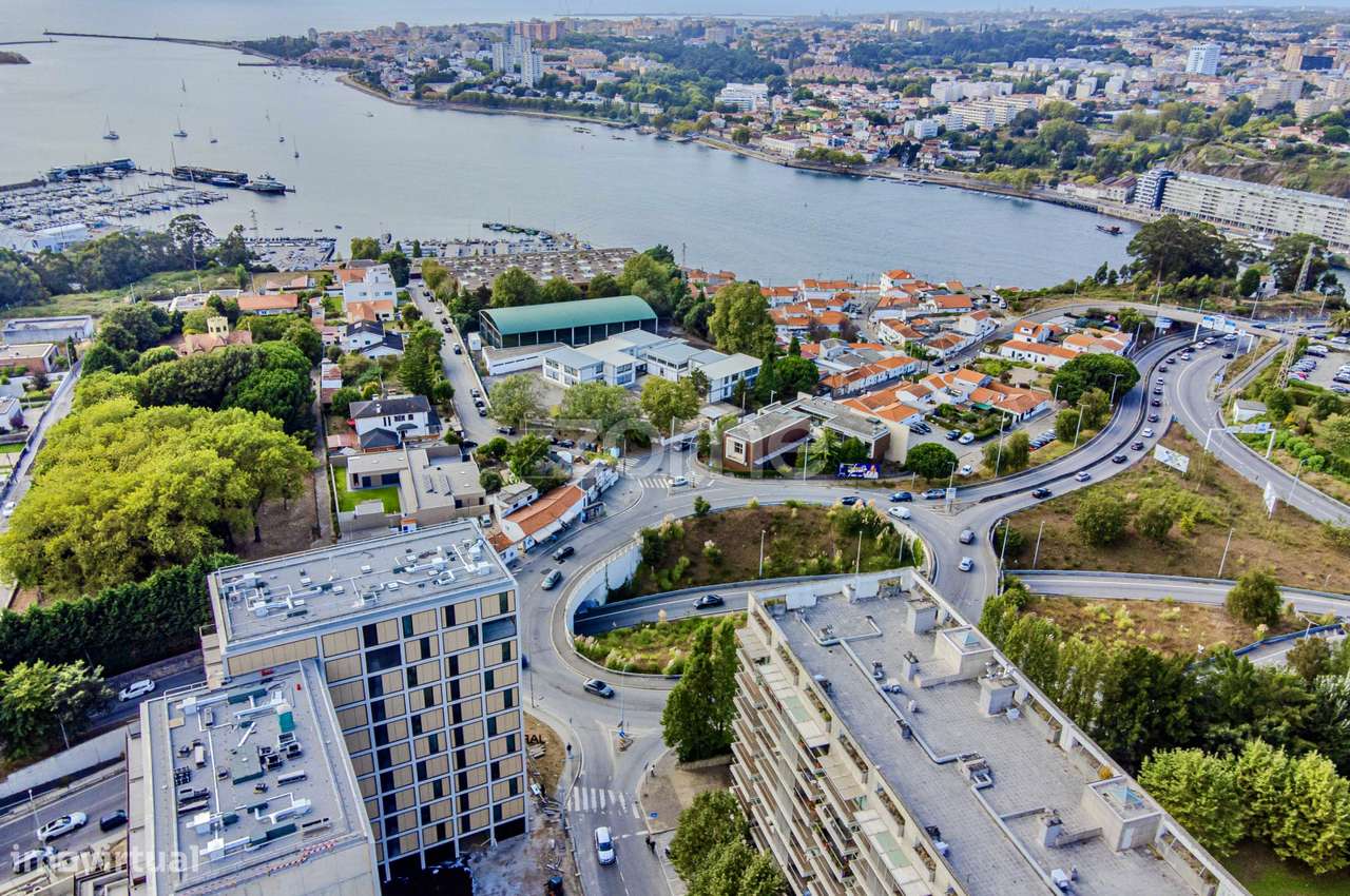 T3 The Yard | Varanda | Jardins da Arrábida - Grande imagem: 5/28