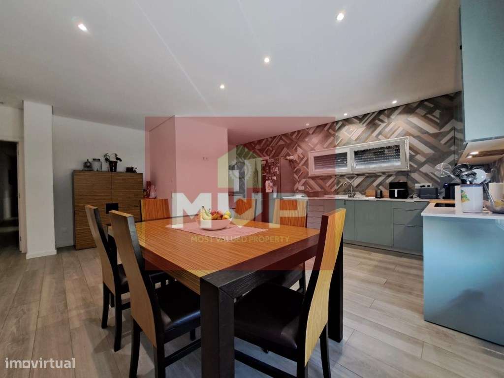 Moradia Térrea Moderna V3+ T2 com Vista Mar - Santa Bárbara de Nexe - Grande imagem: 1/49