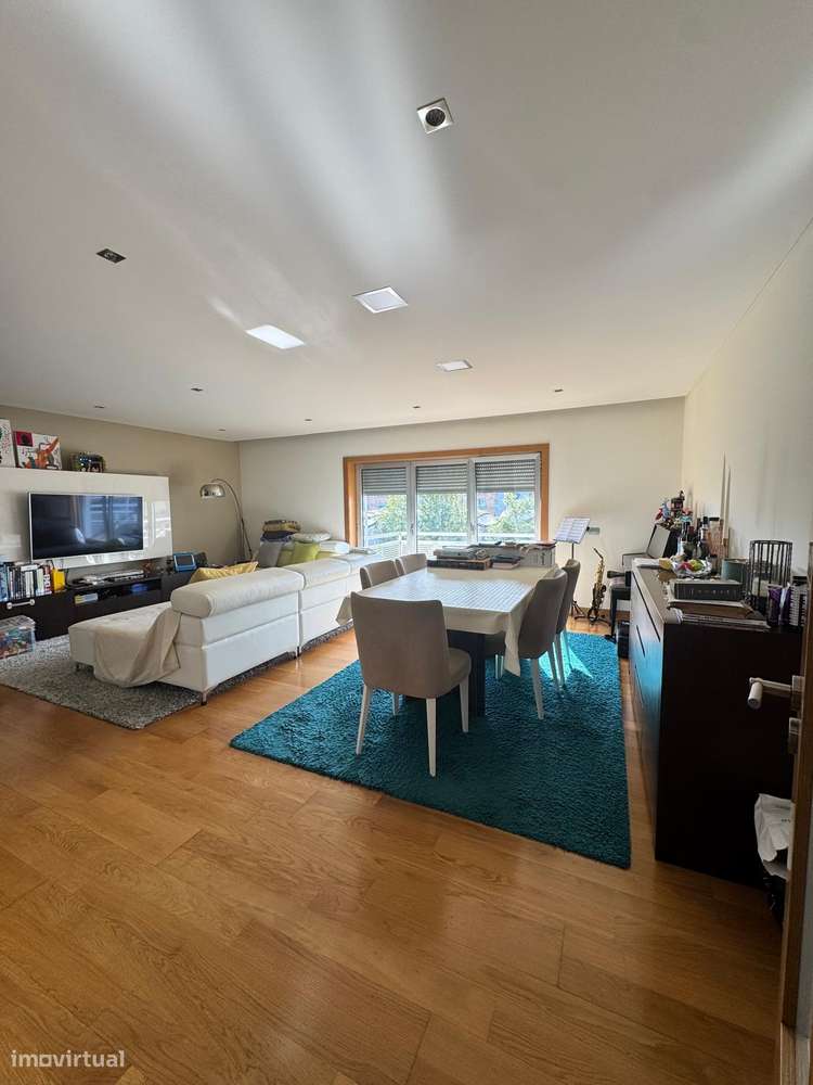 Apartamento duplex T4 com 3  garagens-5