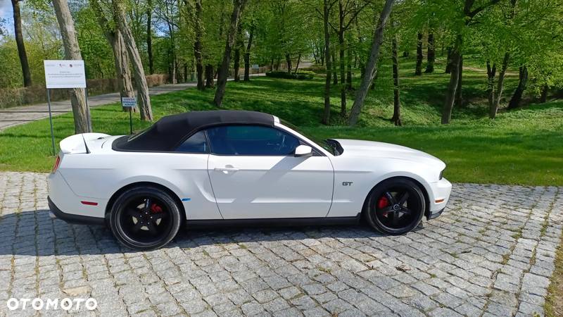 Ford Mustang 4.6 V8 GT - 37