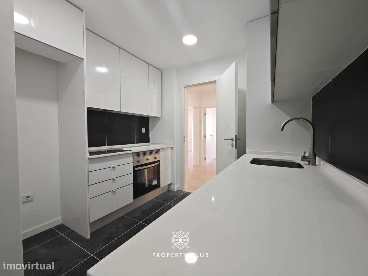 T3 em fase de remodelação na Damaia-6