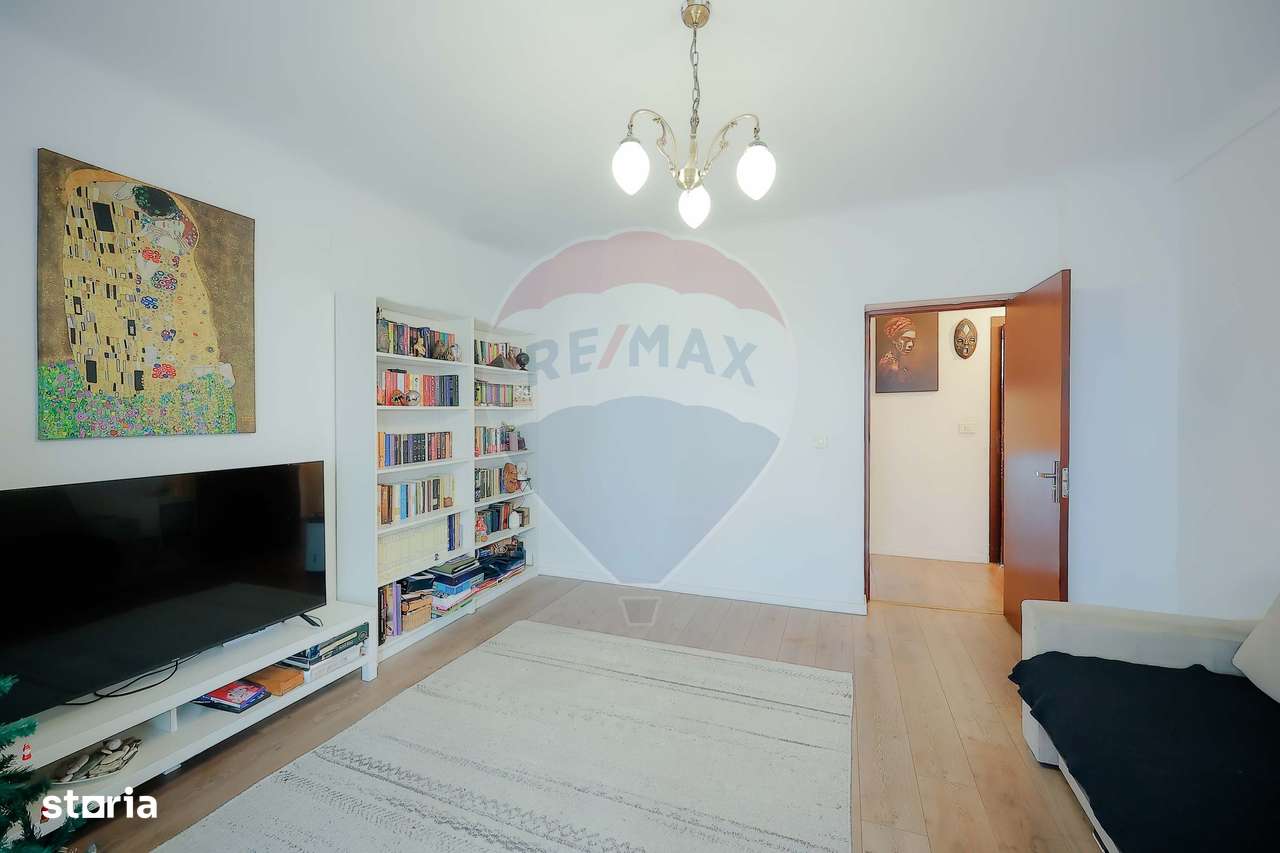 De vânzare apartament cu 2 camere, parter, parcare inclusă, central-9