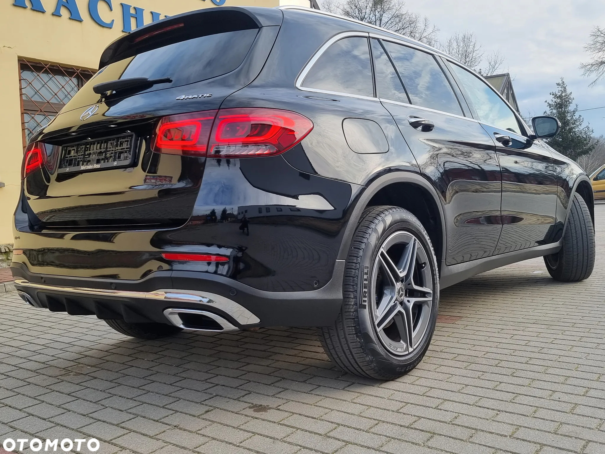 Mercedes-Benz GLC 300 4Matic 9G-TRONIC - 9