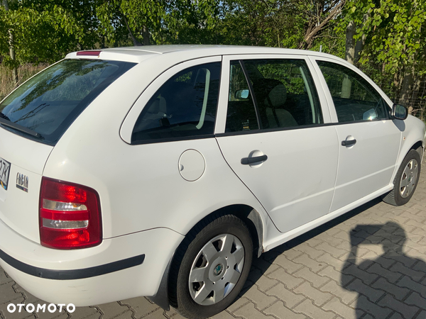 Skoda Fabia 1.4 16V Active - 4