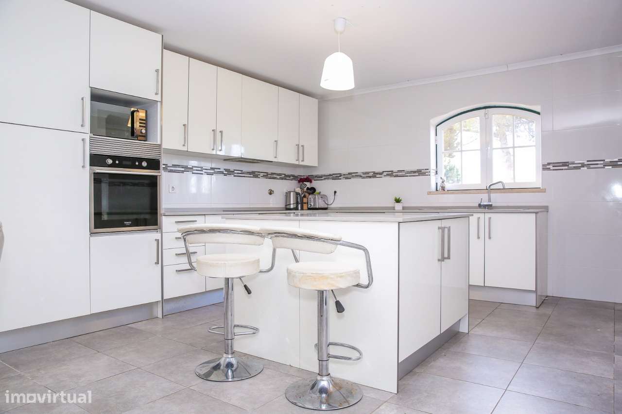 Moradia T4 isolada com logradouro de 2.200m²-7