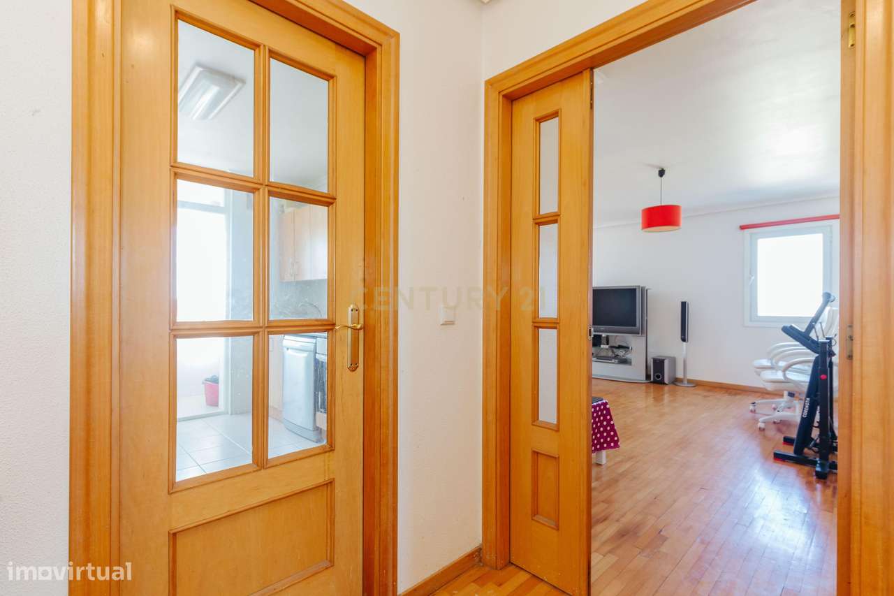 T3 com Vista Deslumbrante sobre o Rio Tejo - Grande imagem: 4/36