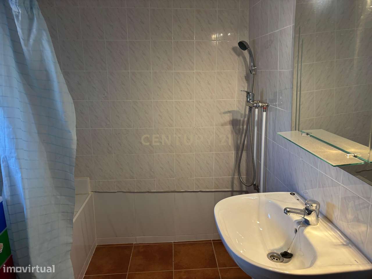 Quintinha com Moradia T2 + Armazém | 2ha vedados | Rio | Fruteiras | A - Grande imagem: 4/46