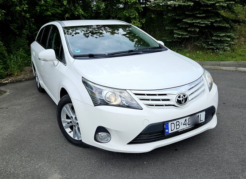 Toyota Avensis III (2009-) 2.0 D-4D Premium 2013
