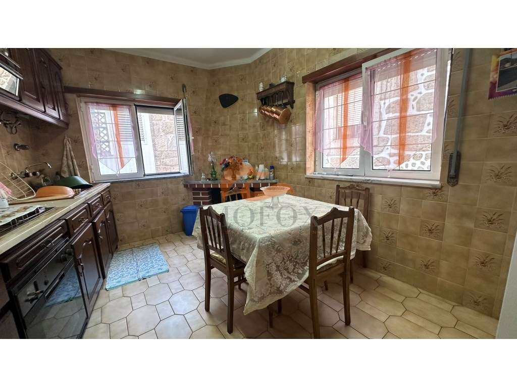 Moradia com 3 quartos e garagem pronta a habitar localizada no cent...-4