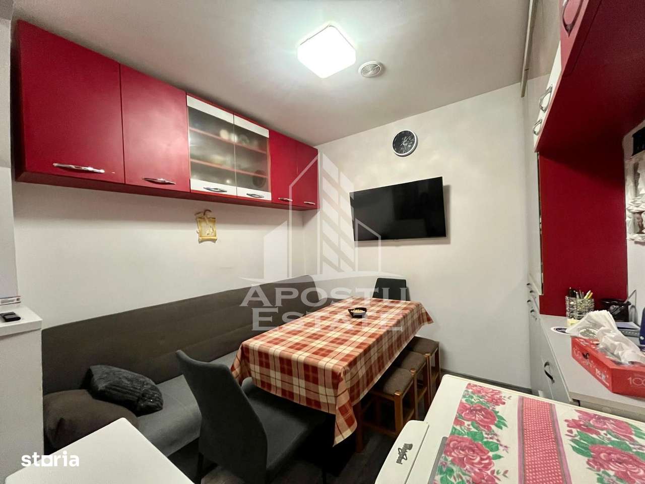 Doua apartamente la curte comuna,zona Traian - Imagine principală: 4/20