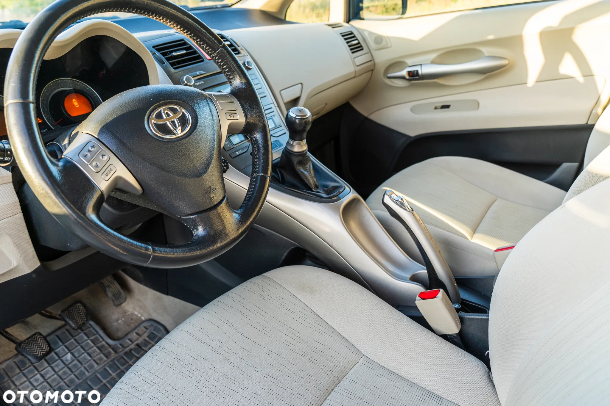 Toyota Auris 1.6 VVT-i Prestige - 5