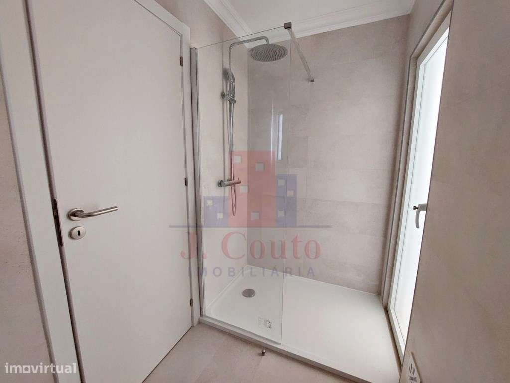 MORADIA T2 com quintal em Caldas da Rainha-16