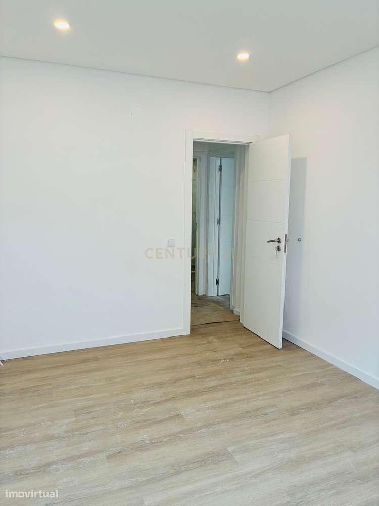 Apartamento T4 em Barreiro com Excelente Localização - Grande imagem: 3/30