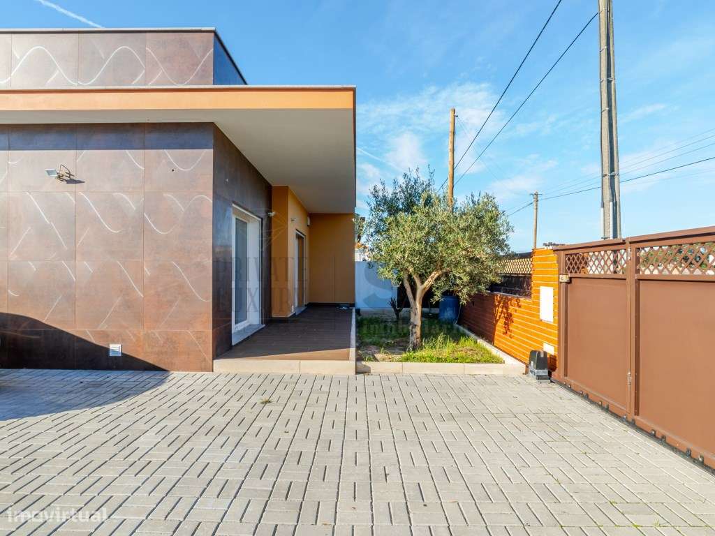 Moradia Térrea T3+1 NOVA com garagem em Alhos Vedros-28