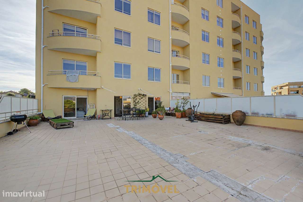 Apartamento T3 com Terraço, São João da Madeira-22