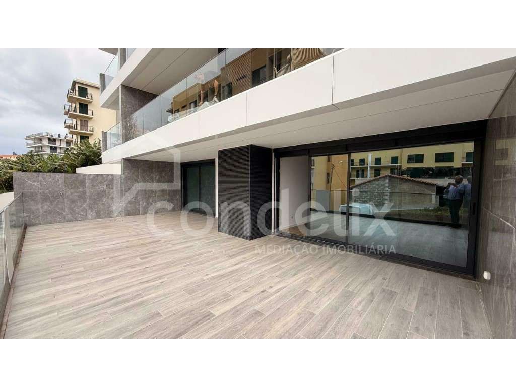 Apartamento T2 nos Barreiros - Grande imagem: 2/18