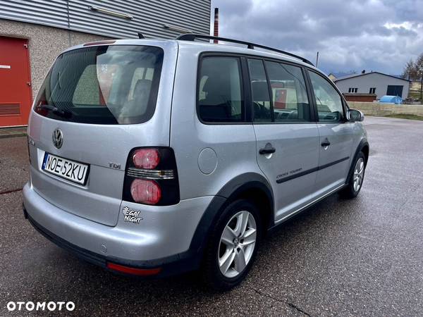 Volkswagen Touran - 7