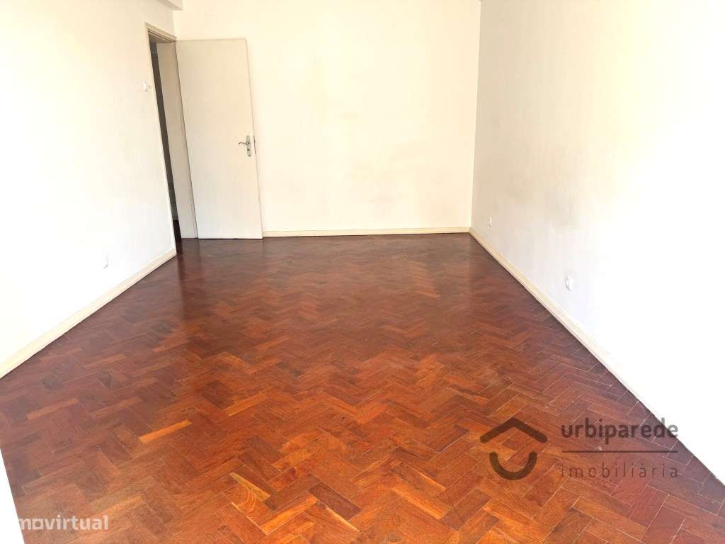 Apartamento T3 no Restelo c/ vista Rio.-7