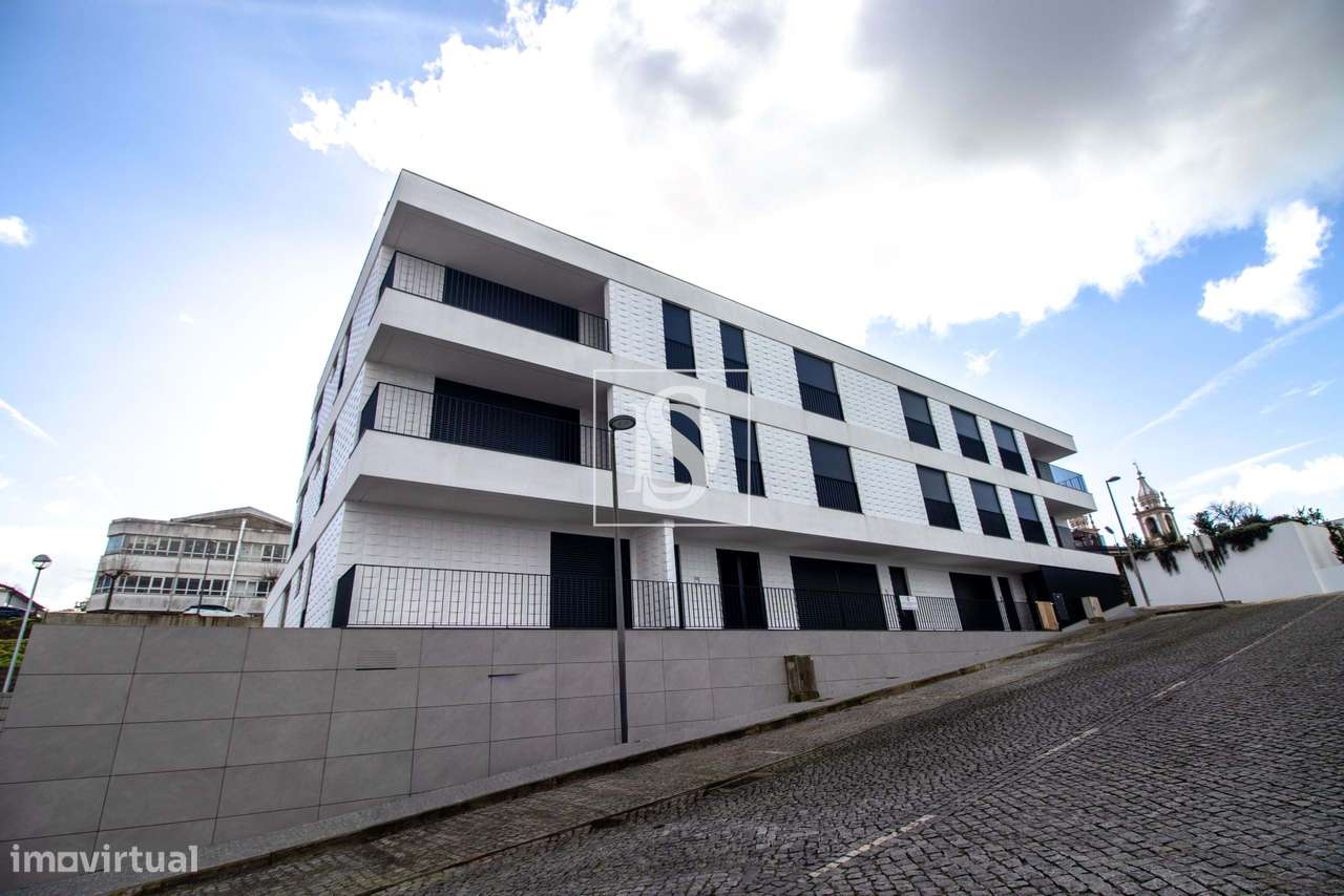 T2 NOVO c/ 139 m², Cozinha Equipada e Garagem Fechada p/ 2 Carros - Grande imagem: 2/19