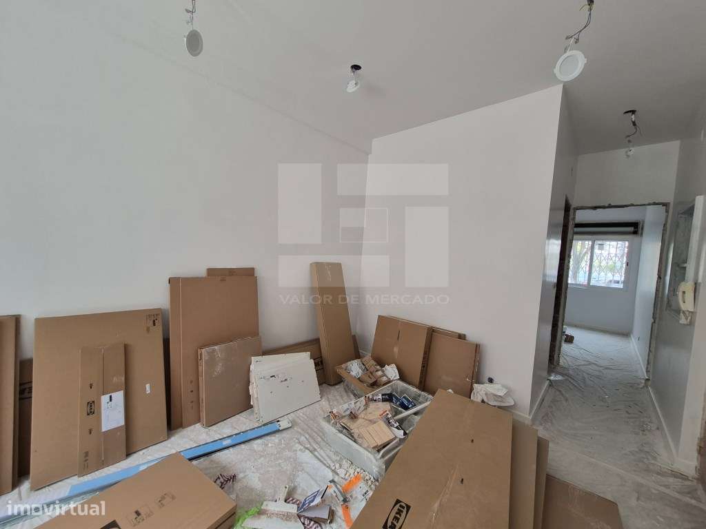 T1 remodelado na Venteira - Excelente Localização! - Grande imagem: 4/13