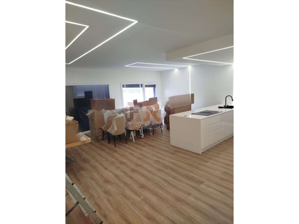 Moradia Térrea T3+1 com Piscina Fernão Ferro-10