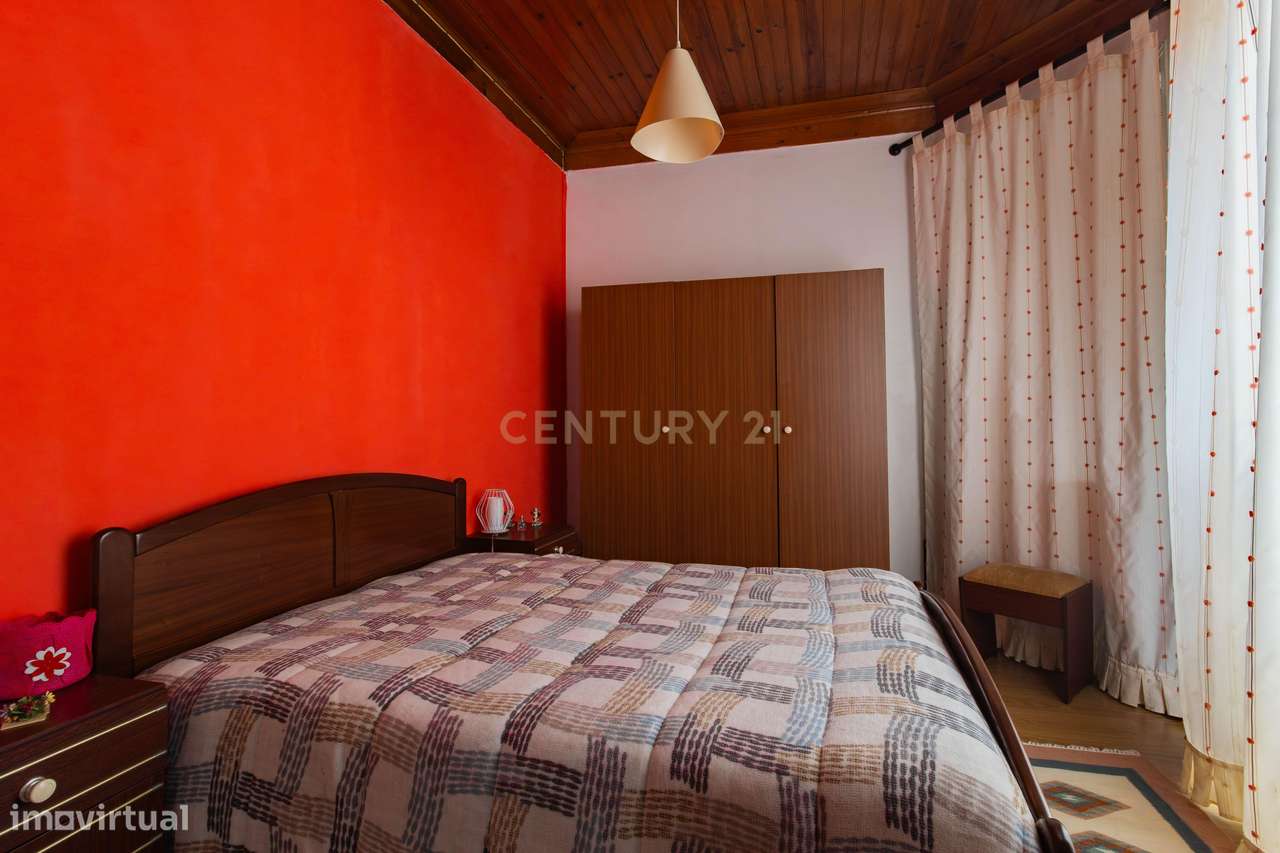 Moradia T5 com 250 m², no Coração do Juncal, Porto de Mós-26