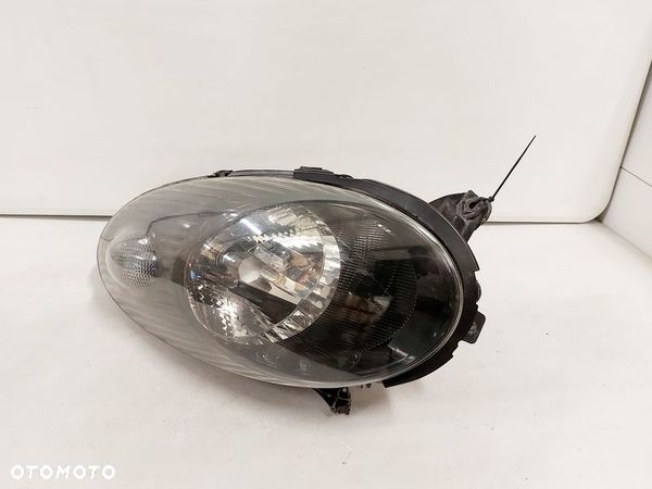 NISSAN MICRA K12 LAMPA PRAWA PRZEDNIA PRAWY PRZÓD VALEO - 1