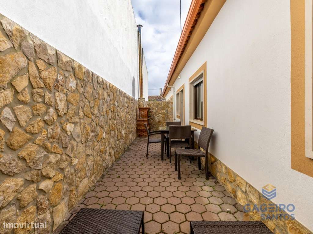 Moradia T2 + 1 com Jardim e Churrasqueira a 5 Minutos da Praia-31