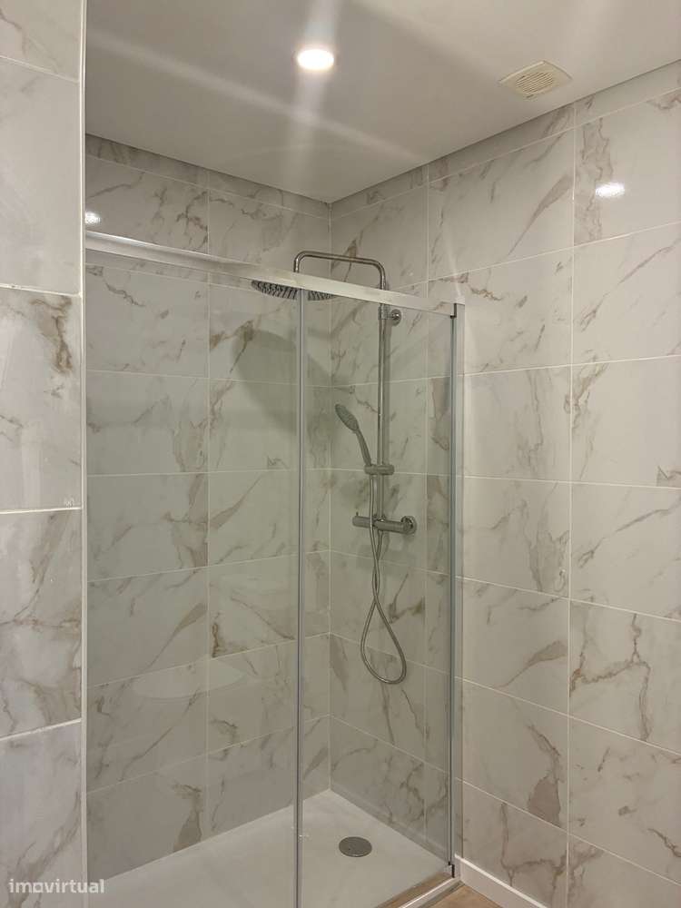 Apartamento T4 em Barreiro com Excelente Localização-26